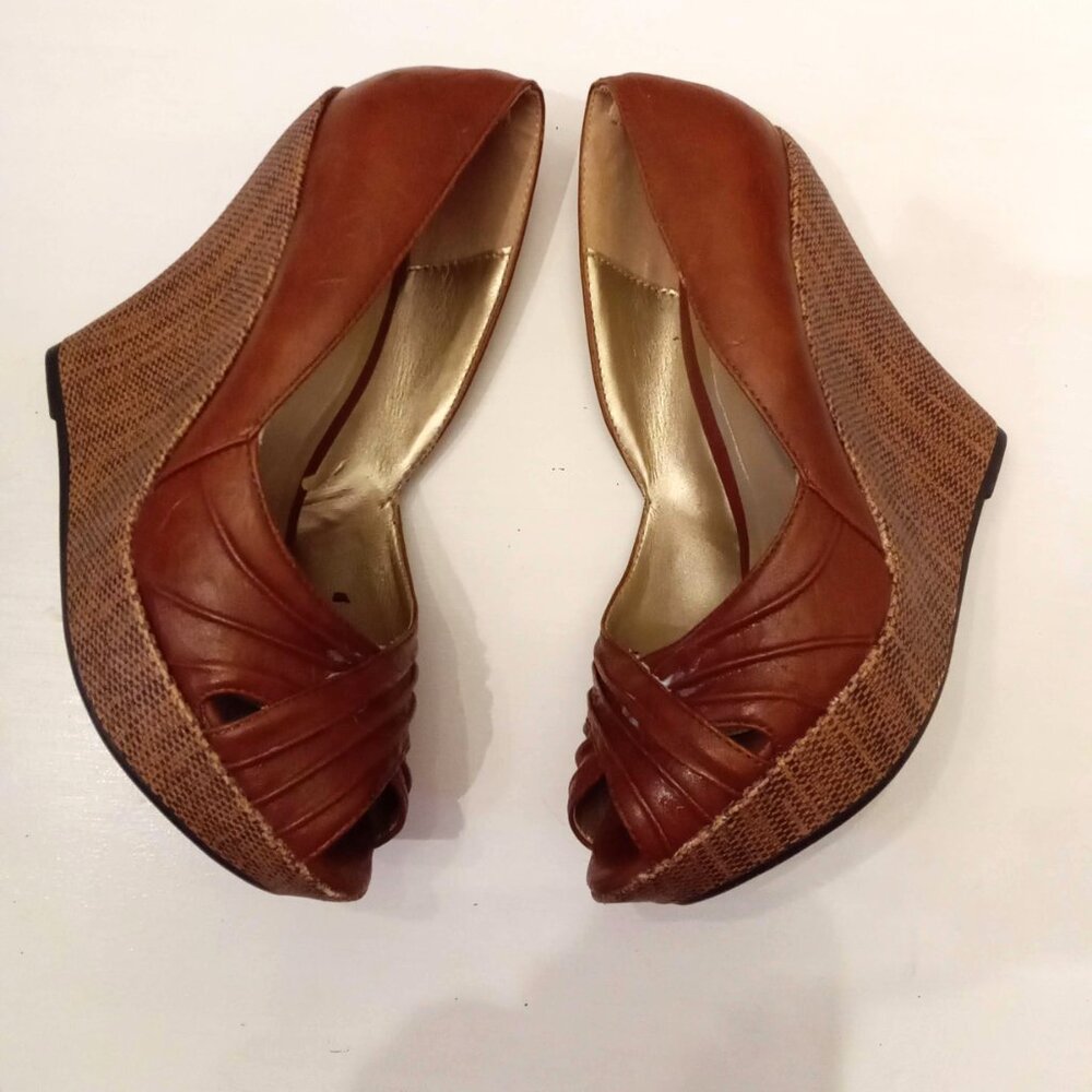 Charlotte Russe Platform Wedges High Heels Shoes size 8 Faux Leather Peep Toes